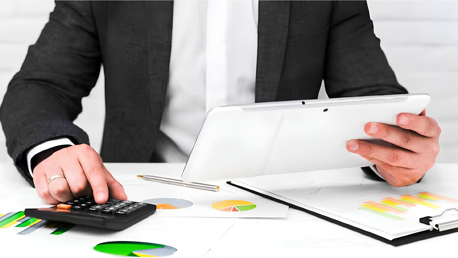 اعداد الهيكلة المالية الفنية واعمال التخطيط